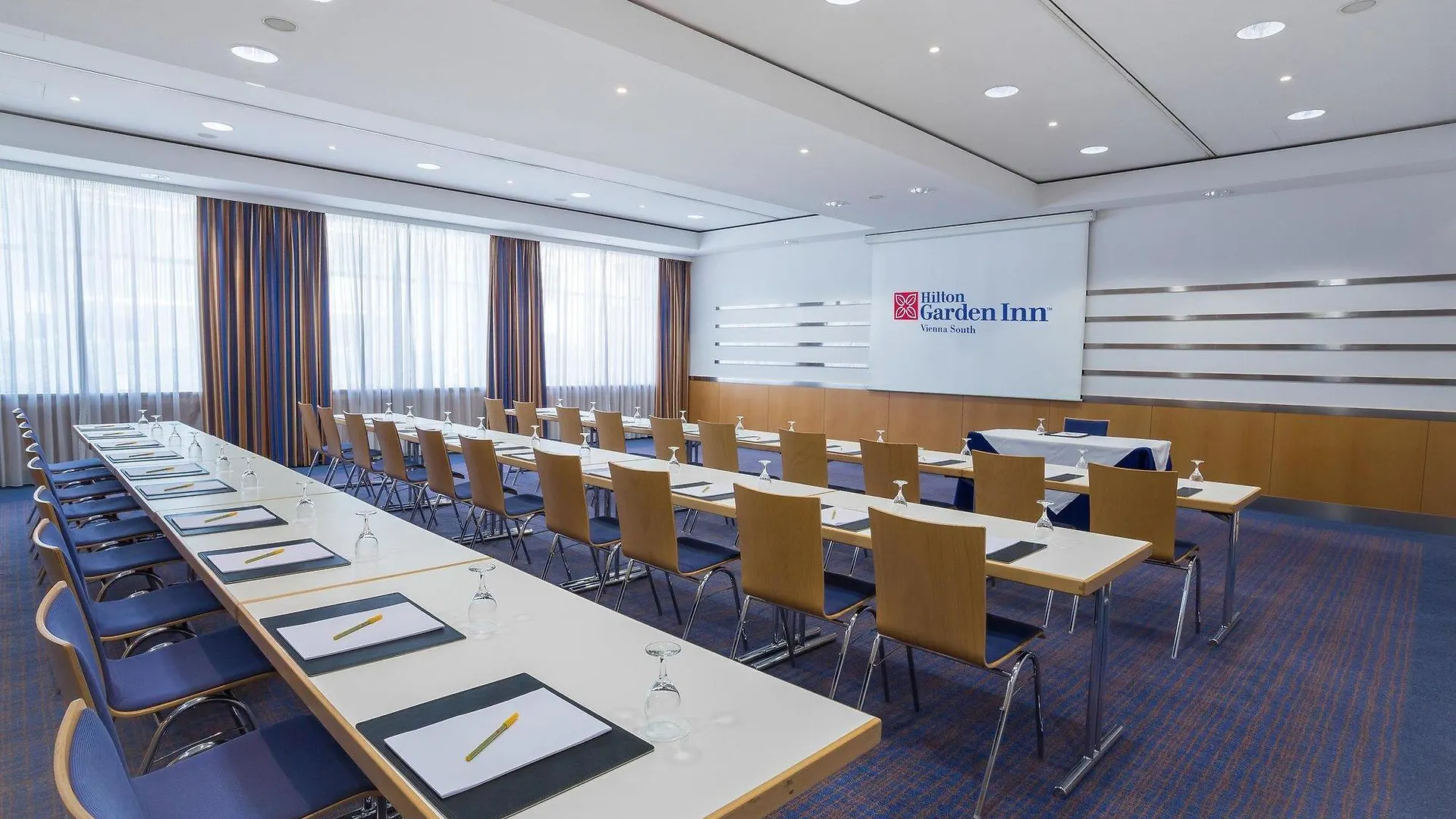 Hilton Garden Inn Vienna South 4*,