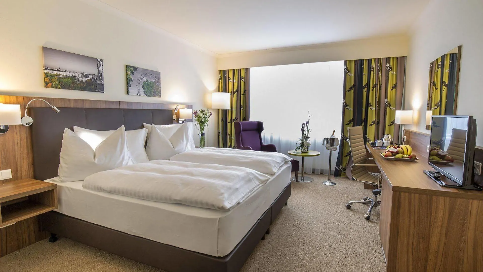 Hilton Garden Inn Vienna South فندق