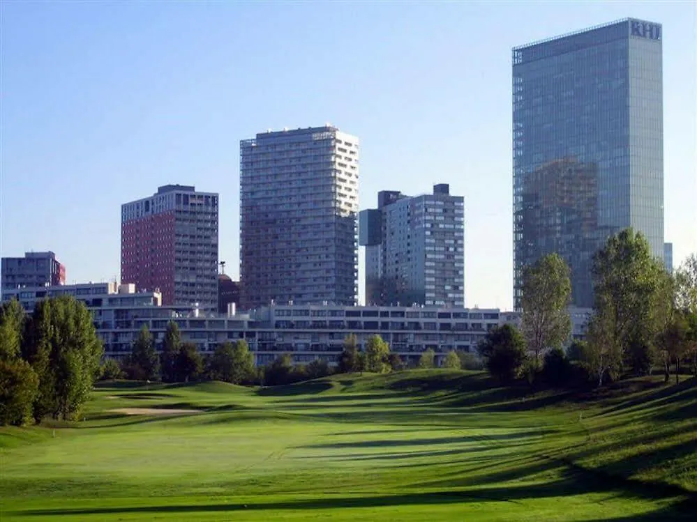 **** فندق Hilton Garden Inn Vienna South النمسا