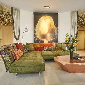 House Of Time - Fancy Suites Hotel